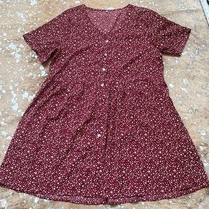 Cute burgundy and white XL dress